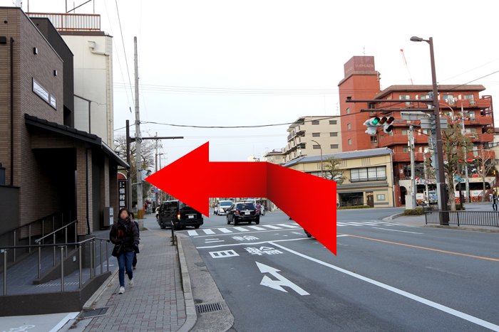 三井のリパーク 神宮丸太町駅東への道順 もろおか眼科 京阪鴨東線神宮丸太町から徒歩約7分 眼科 日帰り手術